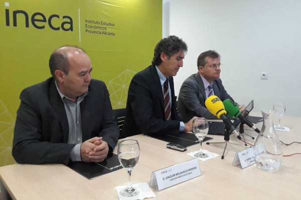 Informe Ineca: un 'peaje blando' en la AP-7 a partir de 2020 liberaría 270 millones para inversiones