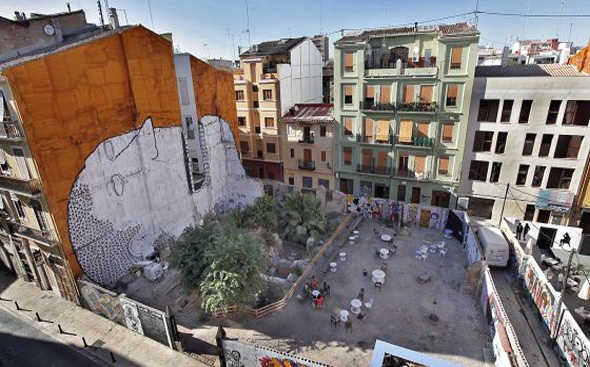 Adiós a Solar Corona, el espacio comunitario que replanteó los roles urbanísticos en València 