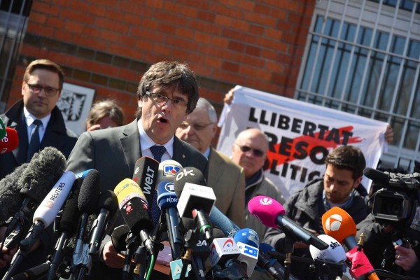 Puigdemont abandona la cárcel alemana de Neumünster bajo fianza de 75.000 euros