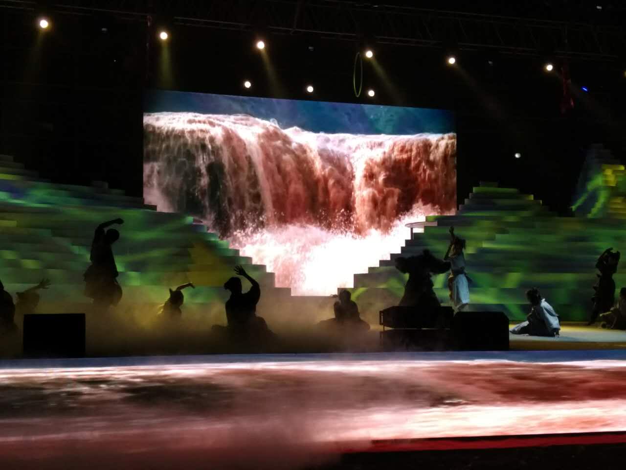 La aventura de Ricardo Alcaide: así es el escenario que diseñó para el gobierno chino