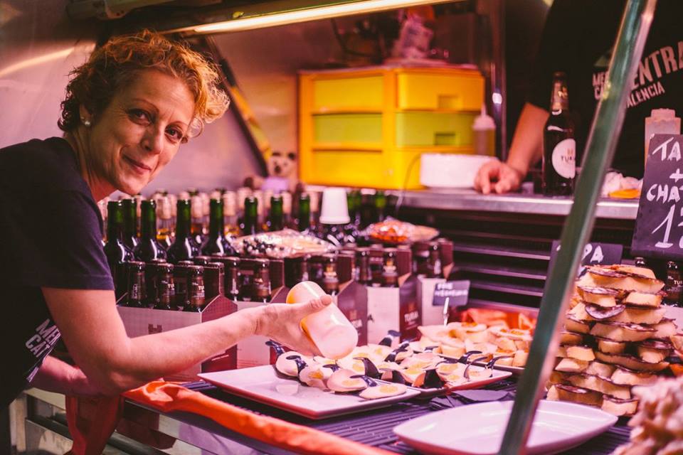 Los vendedores del Mercado Central, deseoso de repetir la fiesta del pasado sábado aunque no quieran 
