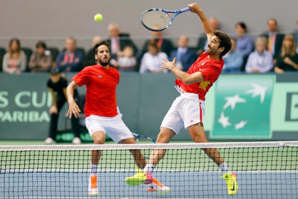 Bruguera mantiene su pareja de dobles y reserva a Nadal