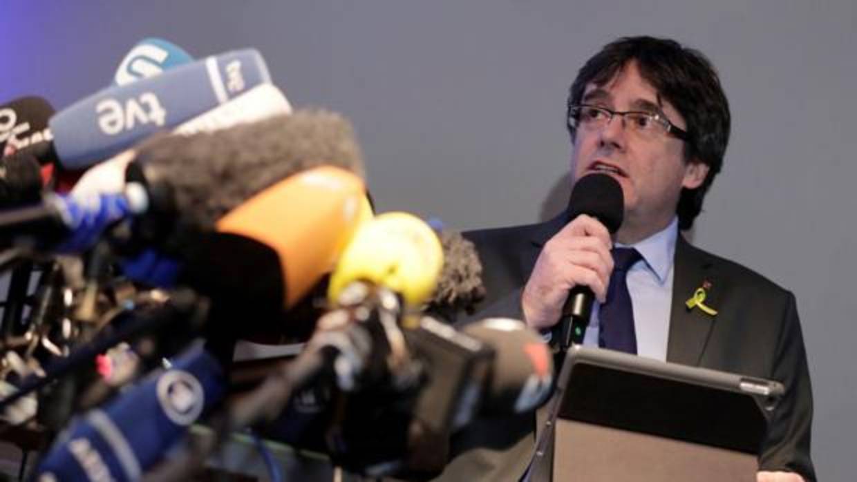 Puigdemont, que seguirá en Berlín, pide al Gobierno español un cambio de actitud