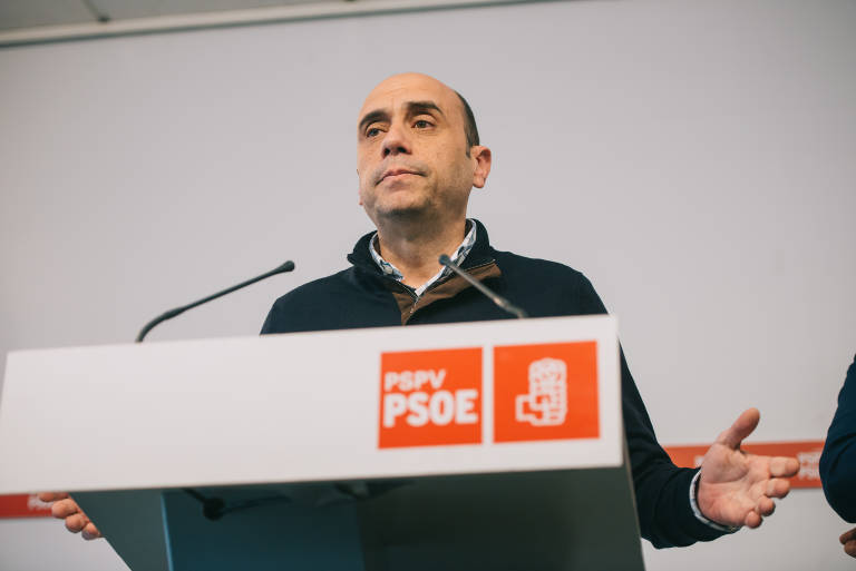 Echávarri cumple y registra su dimisión sin garantizar su sucesión: el pleno elegirá nuevo alcalde en 20 días
