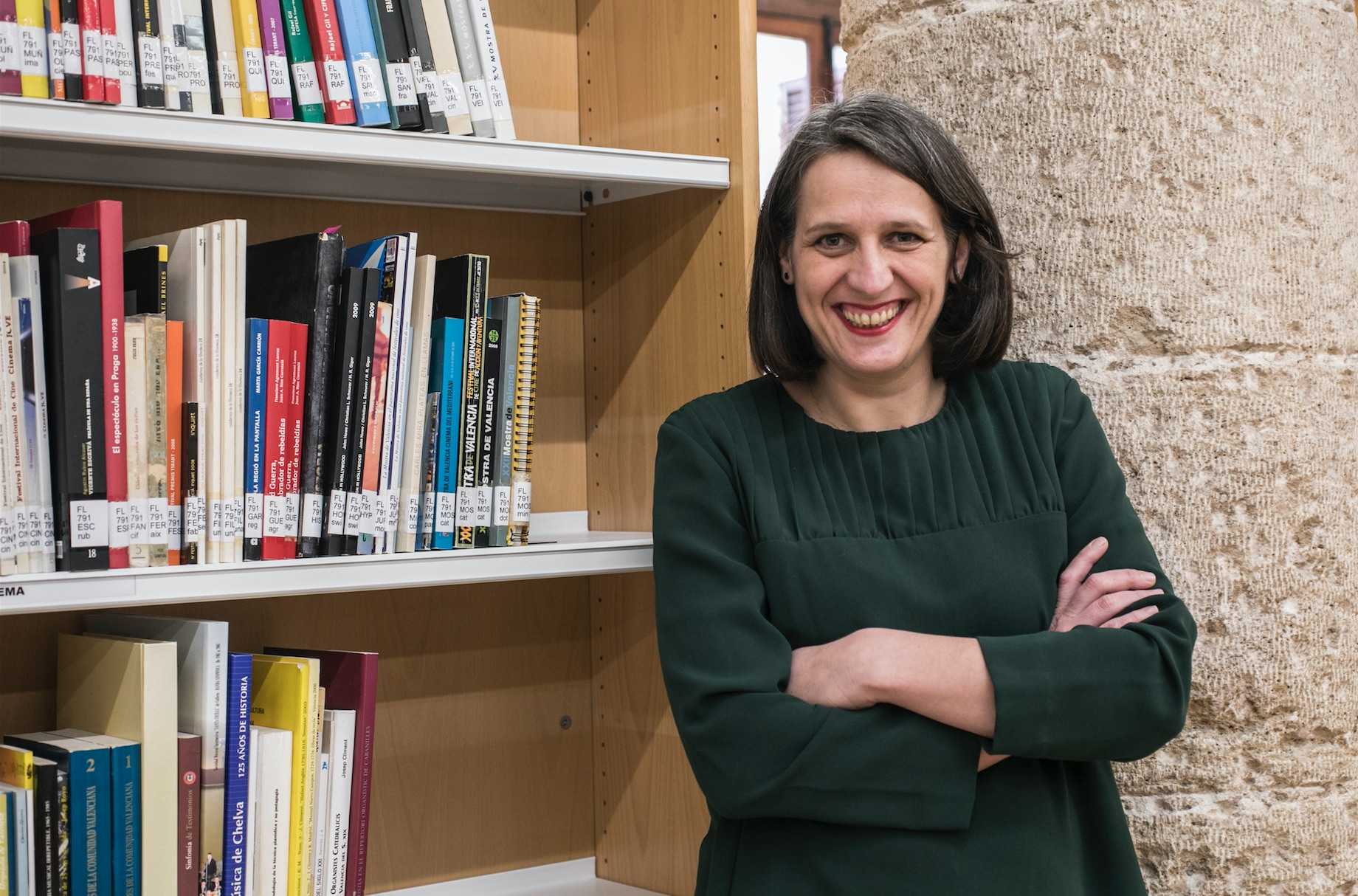 Alicia Sellés, decana del Col·legi Oficial de Bibliotecaris i Documentalistes (EVA MÁÑEZ)  - 