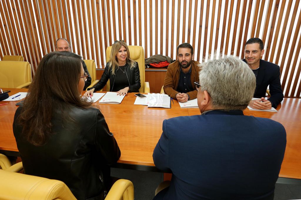 Millana, Montesinos, Muñoz y Fernández Bielsa, frente a Giraldo y Manresa. - 