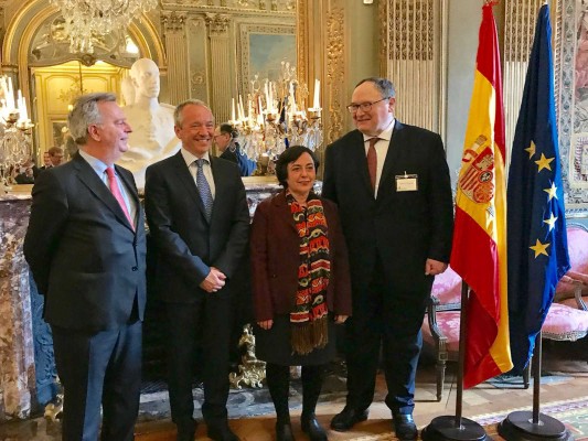 Mapfre presenta en París su acuerdo con LFR para avanzar en la inversión socialmente responsable