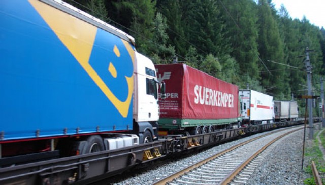 España y Francia abren consulta sobre una línea ferroviaria para camiones desde Murcia a Lyon
