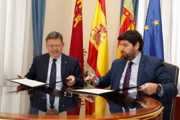 El presidente de Murcia (PP) le compra el mensaje de la 'infrafinanciación' a Ximo Puig
