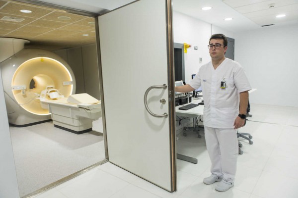 Sanidad estudia rectificar las bases del concurso de resonancias paralizado por el Tribunal Central