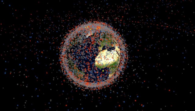 Toneladas de basura sobre nuestras cabezas: una simulación muestra la chatarra que orbita la Tierra

