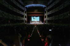 Los teatros públicos de València se desperezan a la espera de conocer sus nuevas programaciones