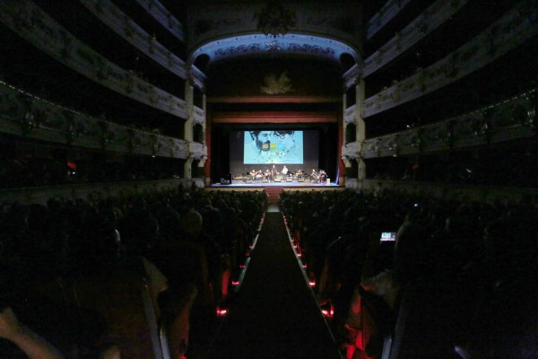 Los teatros públicos de València se desperezan a la espera de conocer sus nuevas programaciones