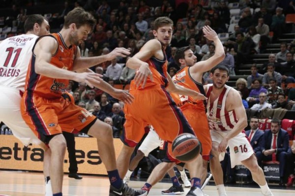 Pleiss es duda ante Baskonia y Zaragoza por una fascitis plantar