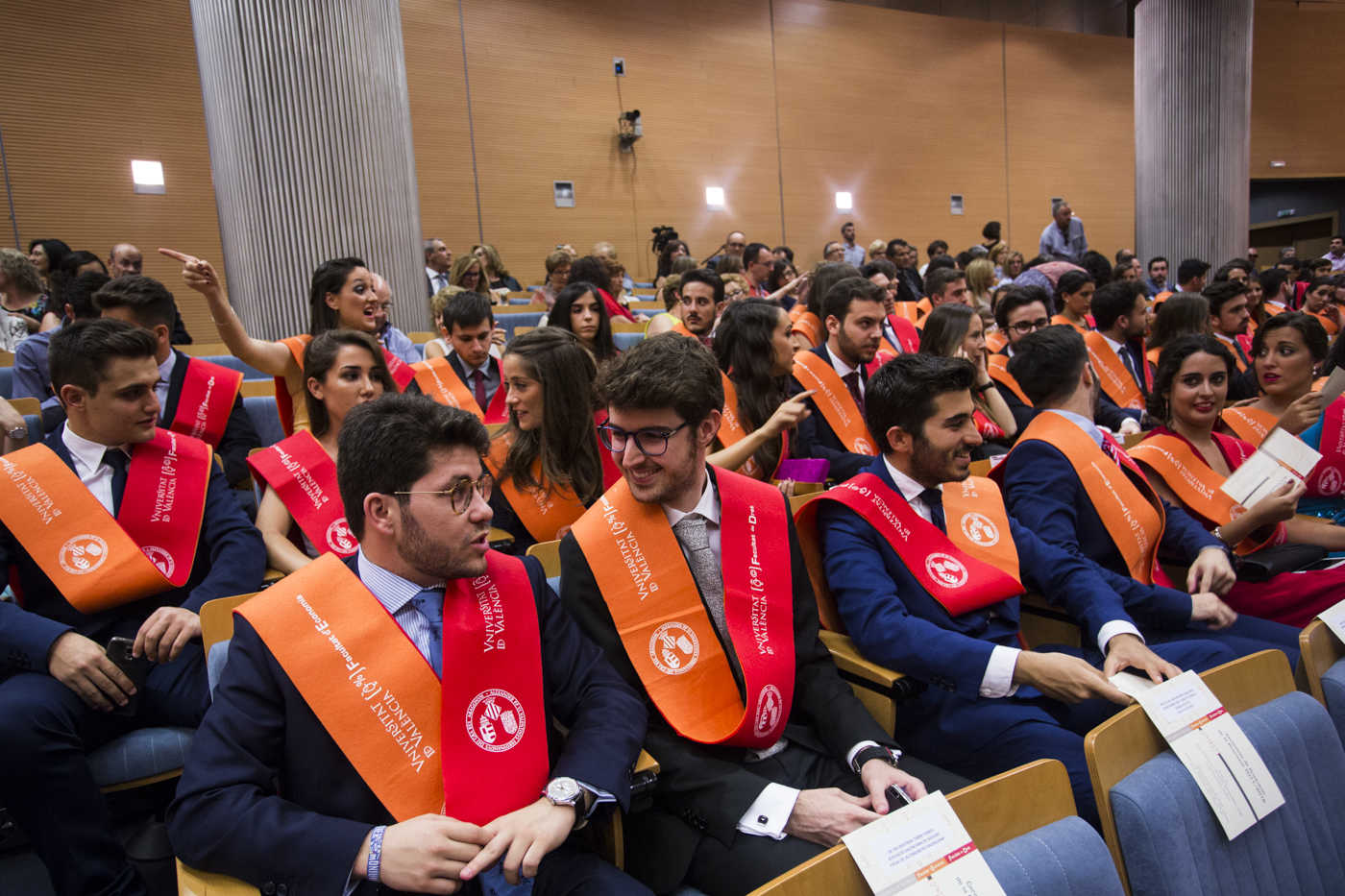 Graduación de ADE y Derecho 2011-16 de la Universitat de València (Fotos: EVA MÁÑEZ)