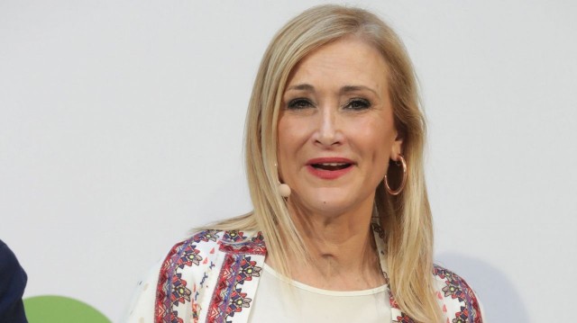 Cristina Cifuentes dimitirá por la polémica del máster si se lo pide Mariano Rajoy
