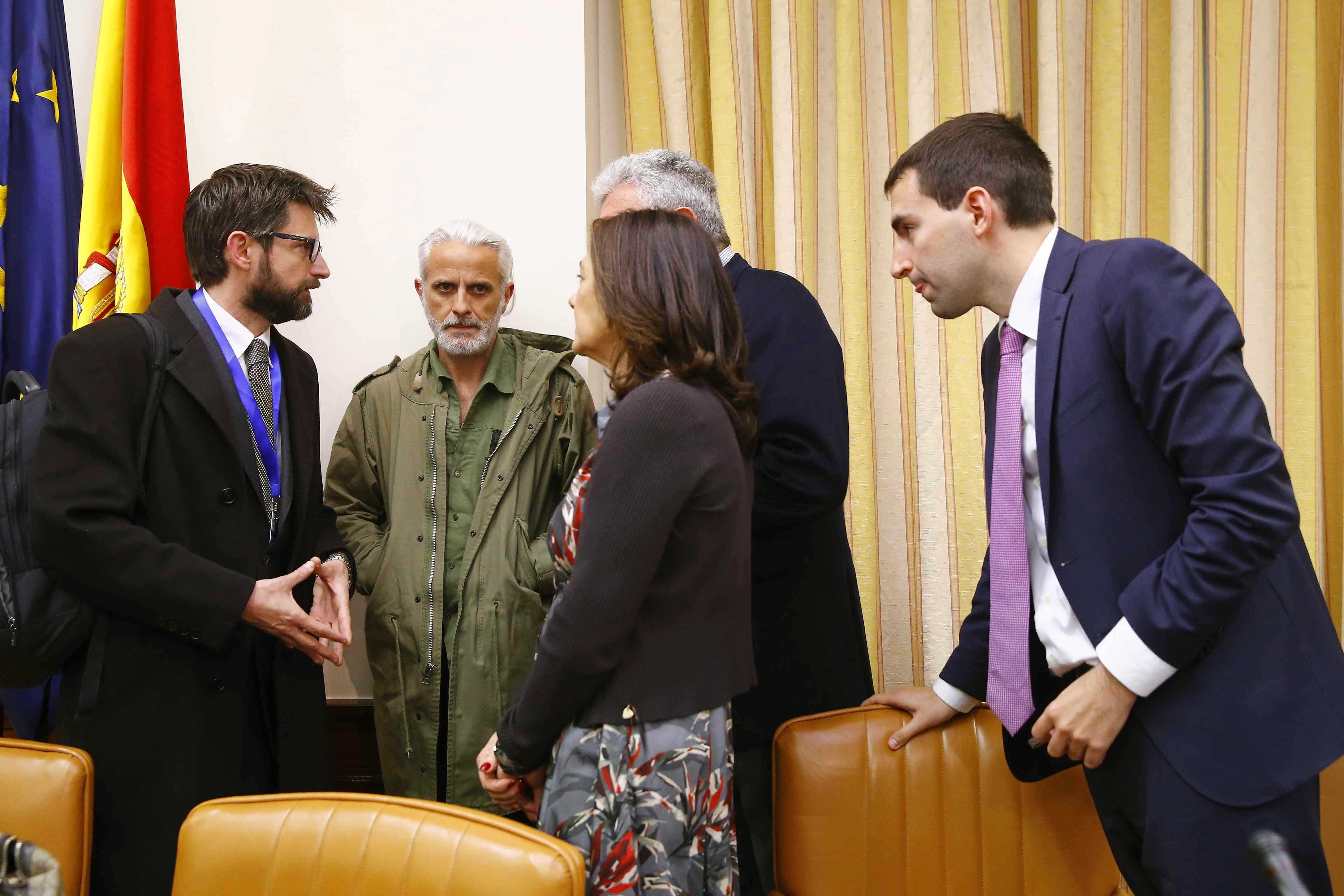 Mutis del 'yonki del dinero' ante la comisión del Congreso que investiga las cuentas del PP