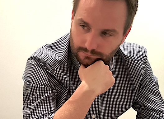 Carlos Mayoral: “En la literatura la mentira, si no es torticera, es necesaria y además viene bien”