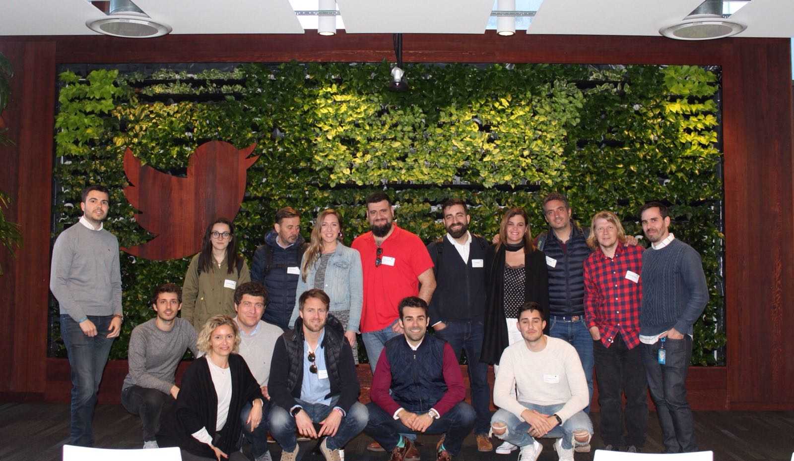 'Startups' y la concejala de Desarrollo Económico, Sandra Gómez, en la sede de Twitter.  - 