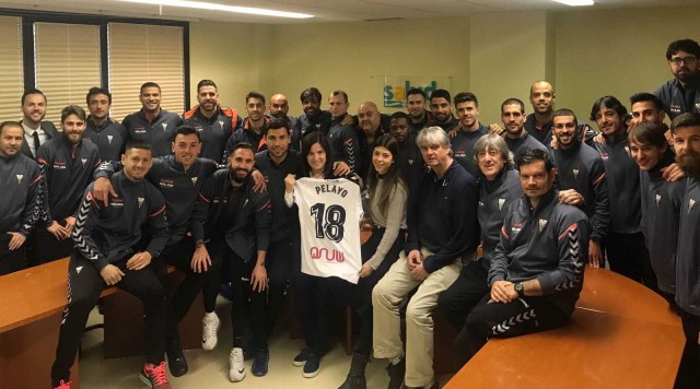Pelayo es trasladado a planta donde ha recibido la visita de sus compañeros