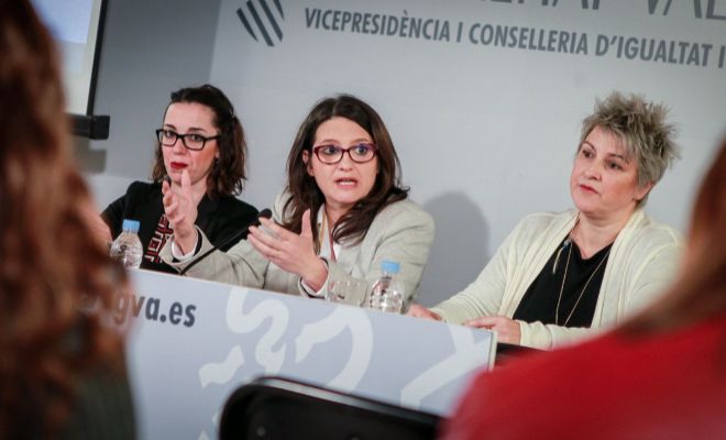 El Consell replica que la adjudicación de plazas ha sido limpia: 29 empresas, frente a las 9 del PP