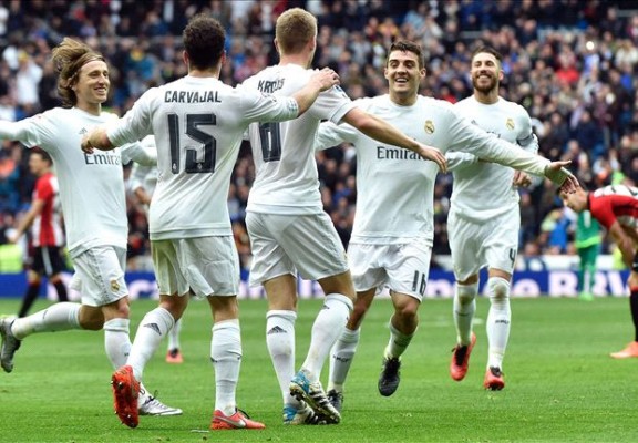 El Real Madrid vence al Athletic y sigue intratable en el Bernabéu