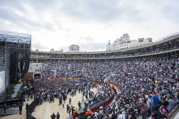 Manolo García colma la Plaza de Toros con más de tres horas de concierto (Fotos: EVA MÁÑEZ)
