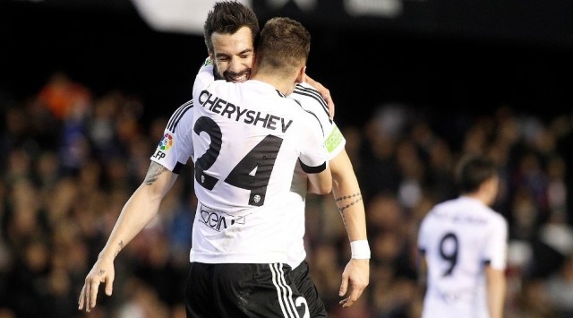 Cancelo, Negredo y Cheryshev acuden al rescate del Valencia