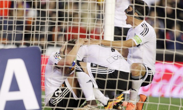 Ganó el Valencia y esa alegría es suficiente para disfrutar de un partido tan extraño