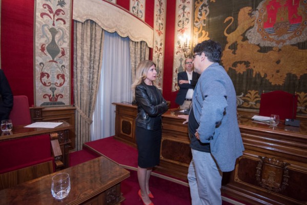 El pulso PSOE-Guanyar continúa en plena crisis: otro 'coste' para la investidura de Montesinos