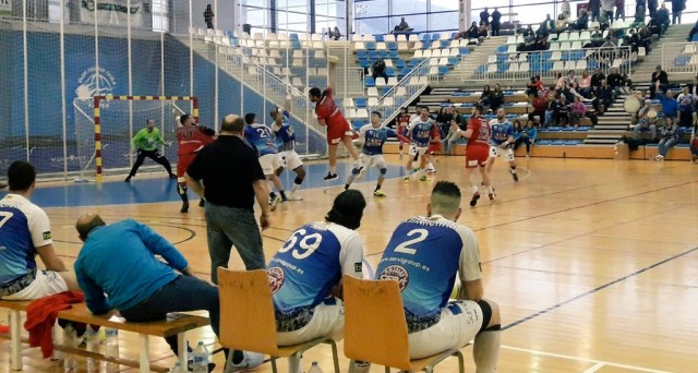 El Bada Huesca se luce ante un Benidorm errático

