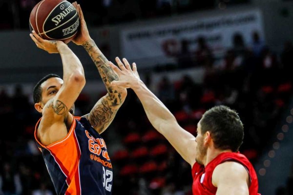 El cansancio no frena a Valencia Basket en Zaragoza (74-97)