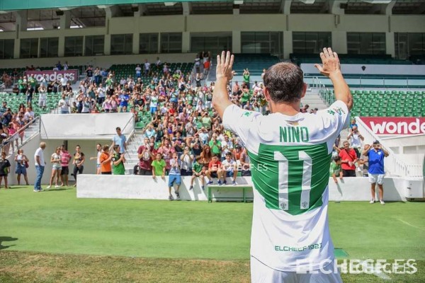 Nino se convierte en el jugador con más partidos en la historia del Elche