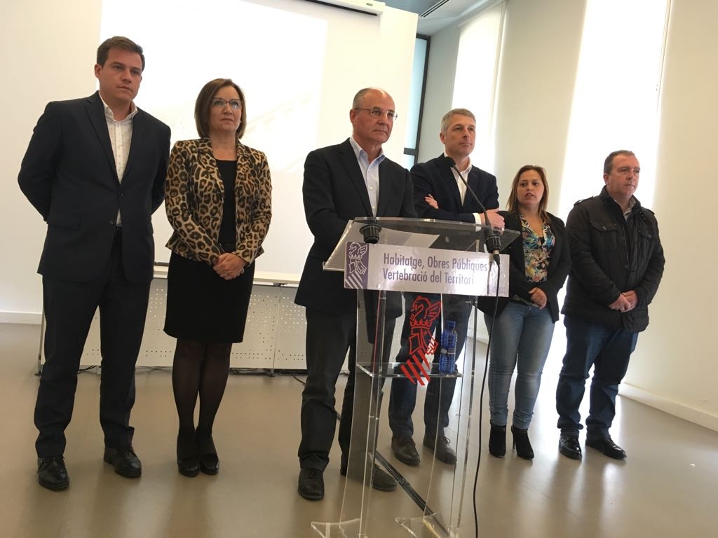 Consell y ayuntamientos anuncian concentraciones contra Fomento por la baja inversión en cercanías

