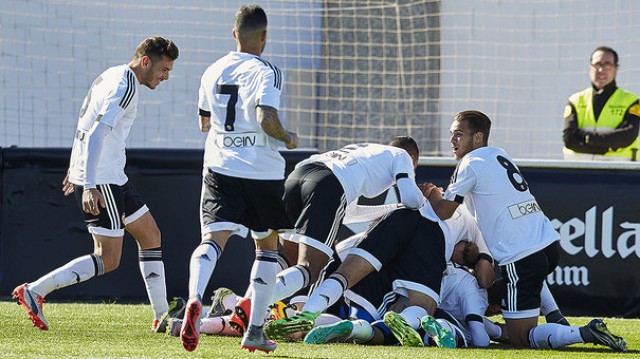 El Valencia Mestalla se exhibe ante el Pobla de Mafumet y sigue su escalada en la tabla