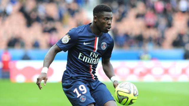 El PSG aparta a Aurier, su lateral derecho, por insultar a Blanc