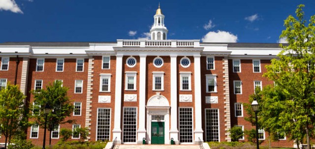 La Universitat de València convoca becas para la investigación y la formación en Harvard University