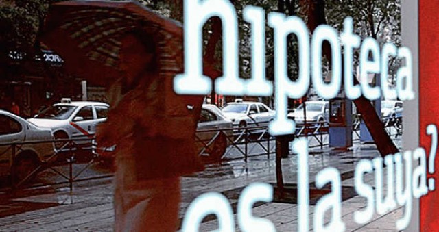 La cuarta parte de lo que ganan los españoles se lo queda la hipoteca