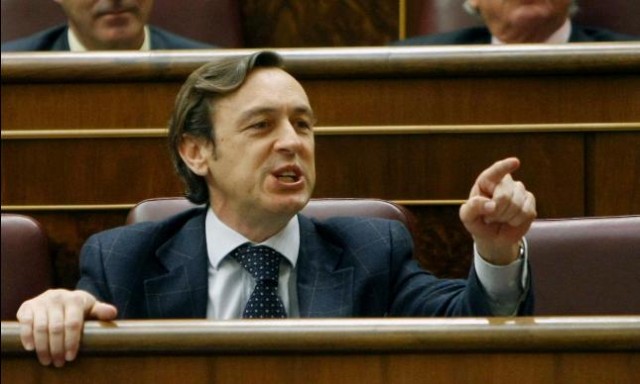 La coz de Hernando (PP) por el 'caso Cifuentes: 