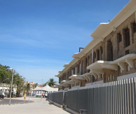 El Ayuntamiento de València formaliza la recuperación del edificio Docks de la Marina Real