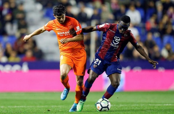 Boateng mete un gol en el descuento que da media permanencia al Levante