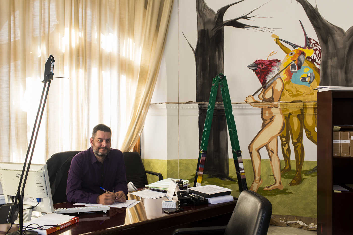 Mural de Vinz en el despacho de un concejal de Valencia (Fotos: Eva Máñez) 