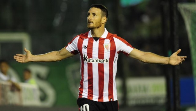 Aduriz sufre una lesión muscular y apunta a baja ante el Levante