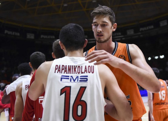 Pleiss estará de baja al menos tres semanas