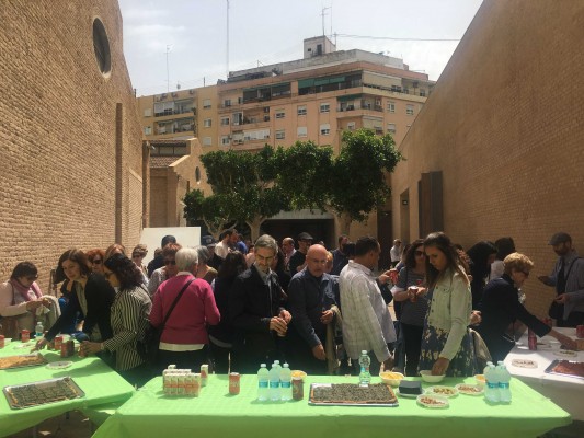 Bombas Gens converteix en comissaris i generadors d'art als veïns de Marxalenes