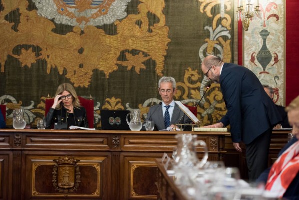 El PSOE de Alicante releva a Eva Montesinos como portavoz municipal y elige a Miguel Castelló