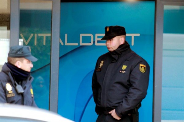Los detenidos de Vitaldent desviaban el dinero a Suiza y Luxemburgo y lo reinvertían en artículos de lujo