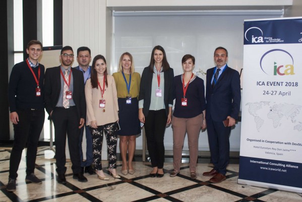 Un centenar de expertos de 40 países convierte a València en la capital mundial de la consultoría