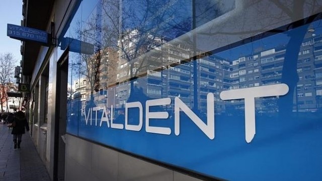 Vitaldent exigía a sus franquiciados grandes cantidades en 'B' y el fraude asciende a millones de euros