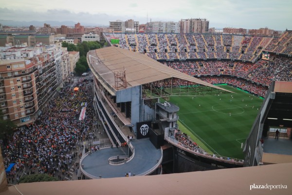 Las mejores imágenes de la manifestación del valencianismo contra Peter Lim (Fotos: Carla Cortés)